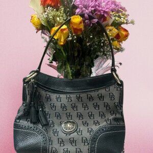 Beautiful Dooney and Bourke shoulder bag